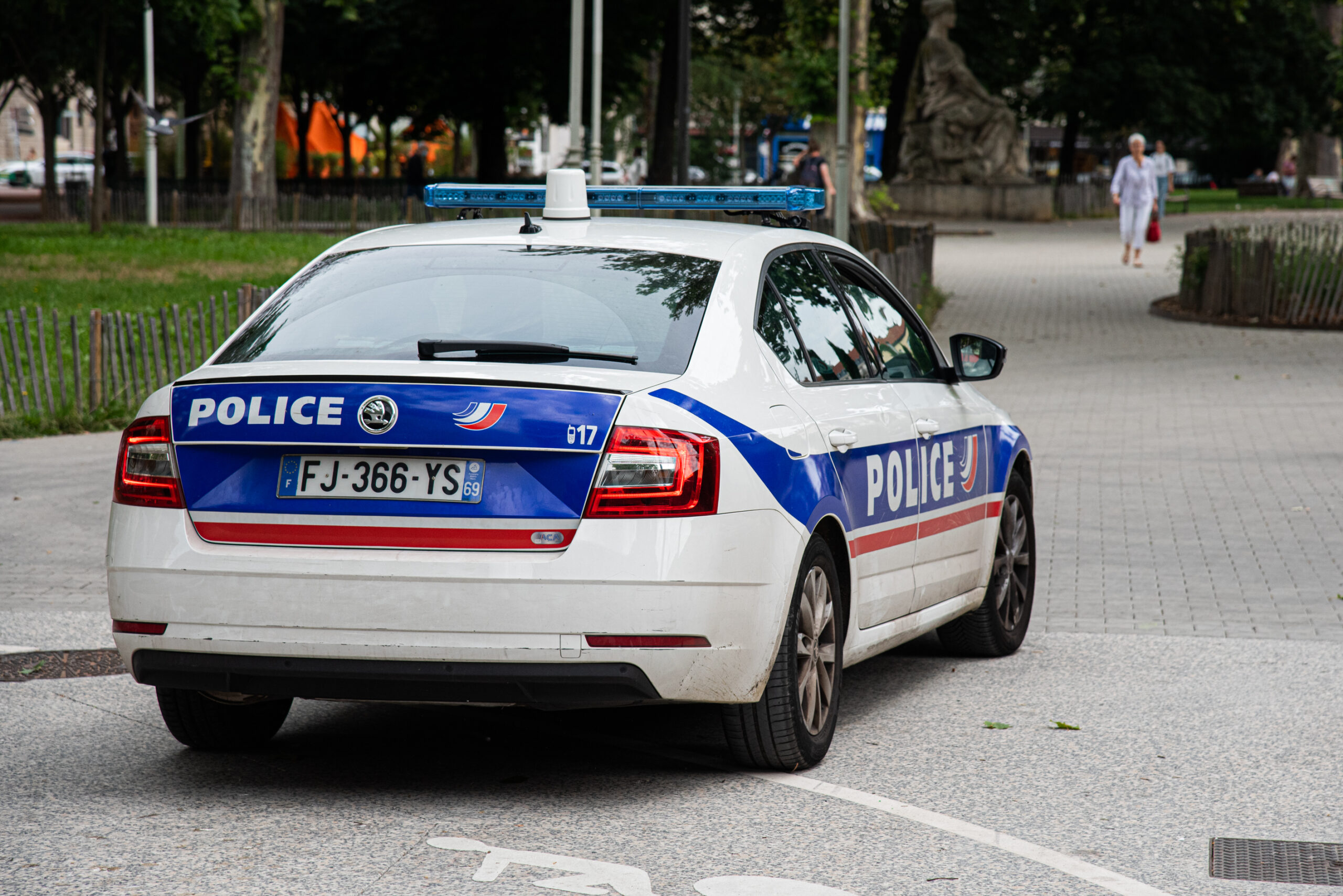 Nourrisson Decouvert Dans Un Sac Pres De Lyon La Mere Interpellee A Meyzieu