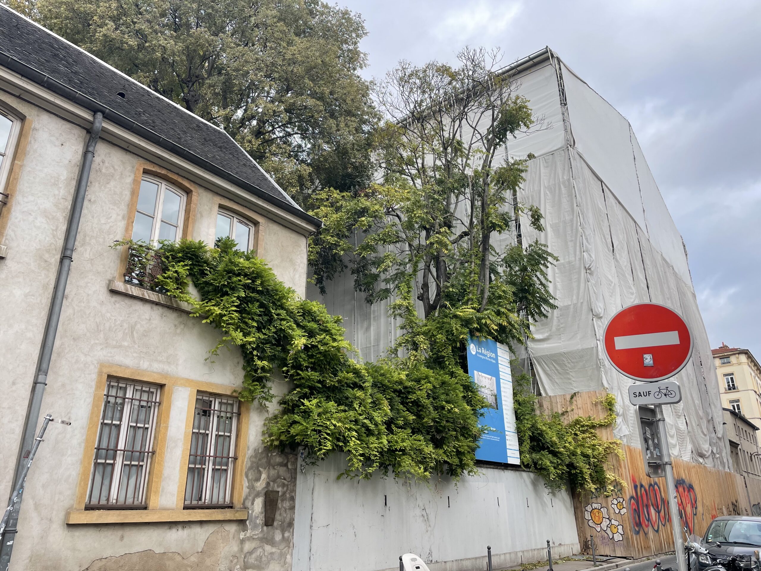 Lyon Le Musée Des Tissus A Entamé Sa