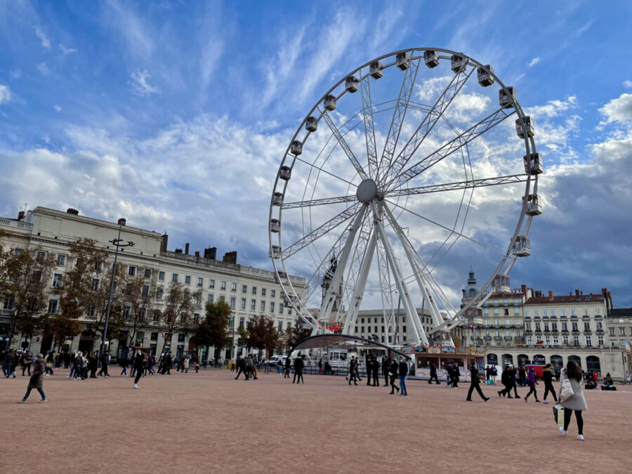 Les Lyonnais peuvent profiter de la grande roue jusqu'au 3 mars 2024. (Photo. Hadrien Jame)