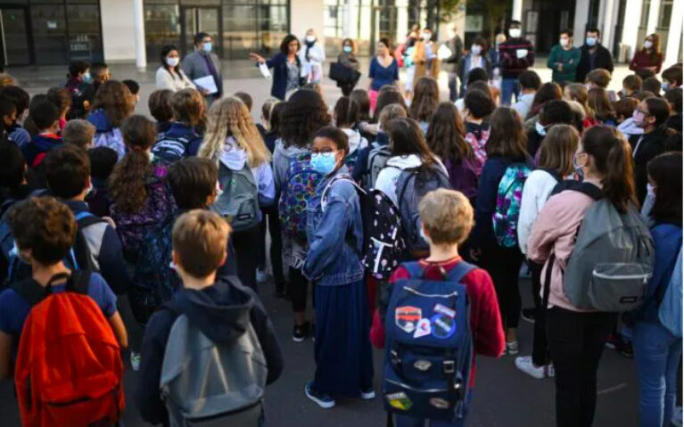 Les écoliers retournent à l'école jeudi 1er septembre 2022
