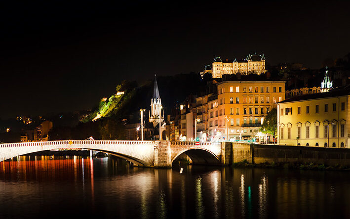 Plan Lumière de Lyon. Mise en lumière du pont Saint-Georges, Lyon 5e ©Tim Douet
