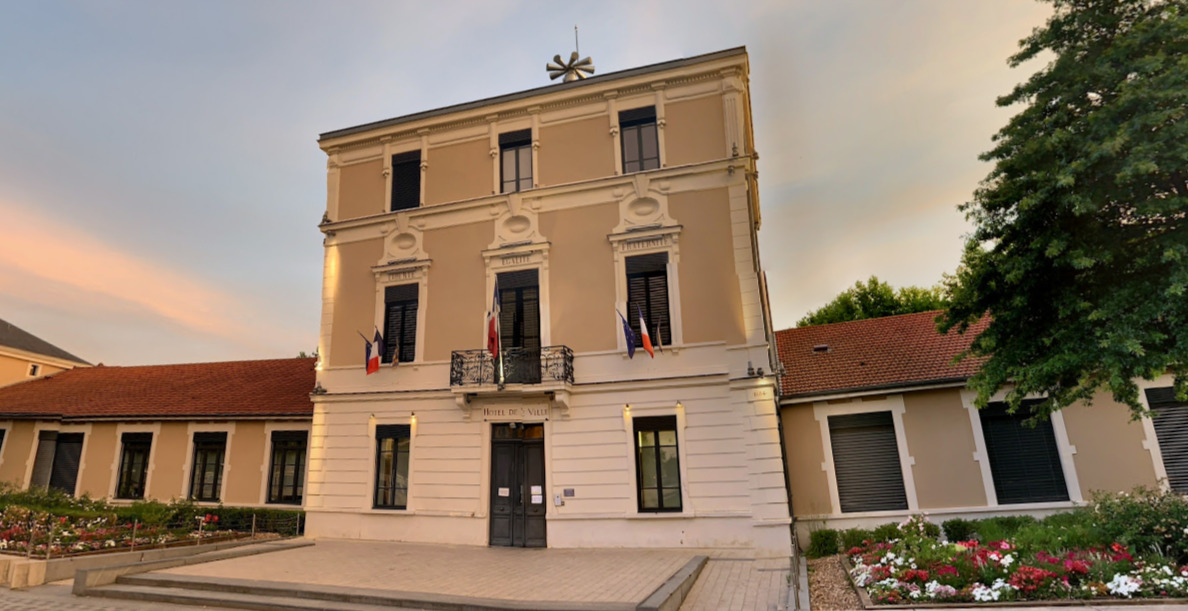 Tassin-la-Demi-Lune renforce le lien entre les génération et lutte contre la précarité en proposant des logements à des étudiants dans une résidence senior.©Streetview