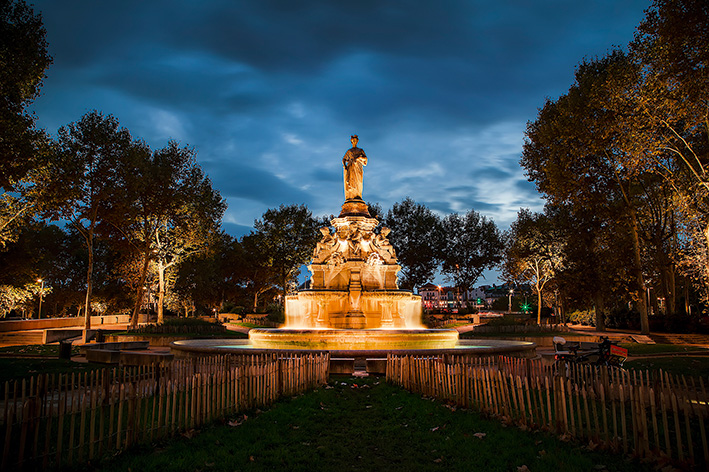 Vue de Lyon la nuit place Lyautey, Lyon 6e ©Tim Douet