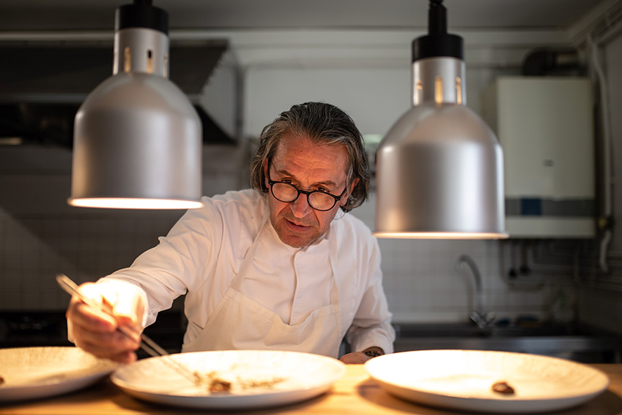 Christophe Vessaire, chef cuisinier à Sourcieu-Les-Mines, dans le Rhône