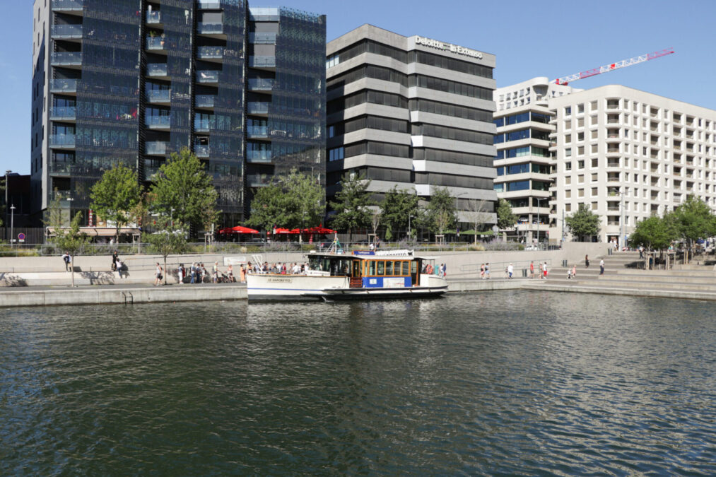 Vaporetto / Centre commercial de Lyon Confluence