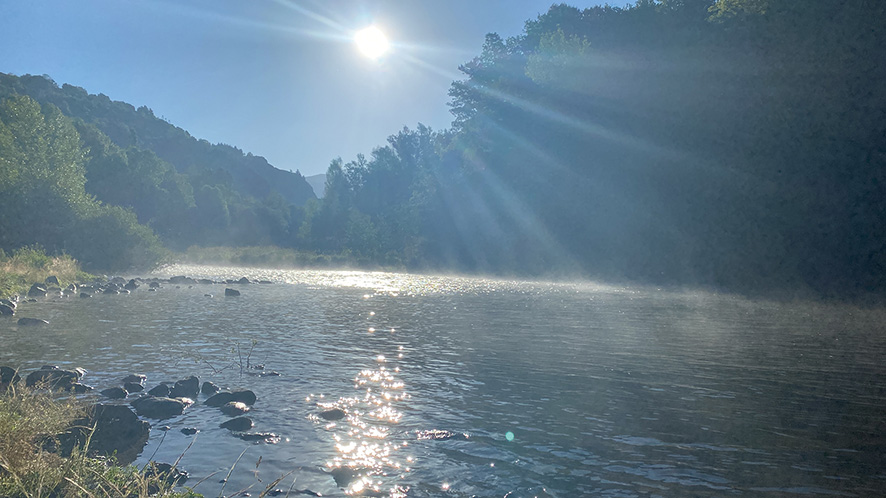 Soleil sur une rivière