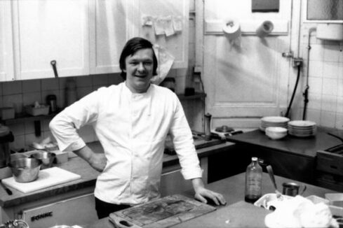 le chef lyonnais Daniel Ancel, ici en 1988 dans le restaurant Le Passage, lors de sa remise de son étoile Michelin