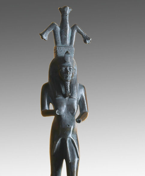 Statuette du Nil divin-Hâpy, aux formes androgynes. Basse époque. Vers 664-332 AEC. Bronze, H. 20,9 cm Pièce acquise au XVIIIe siècle par la municipalité de Lyon © Musée des Beaux-Arts de Lyon