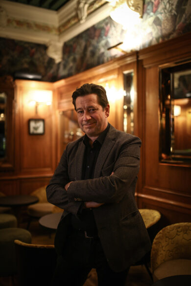Laurent Gerra, dans son restaurant Léon de Lyon, en octobre 2022