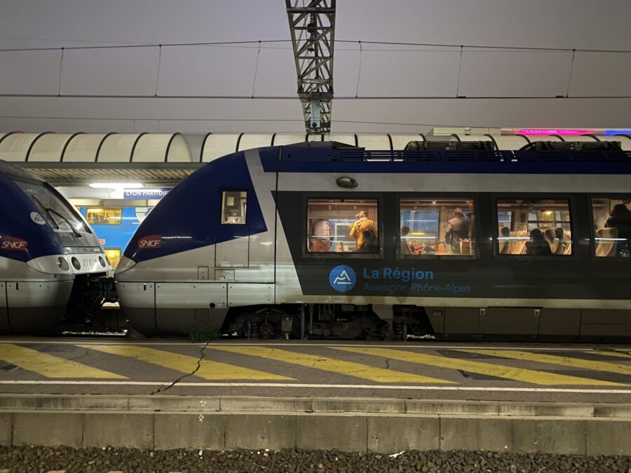 SNCF Lyon train TER