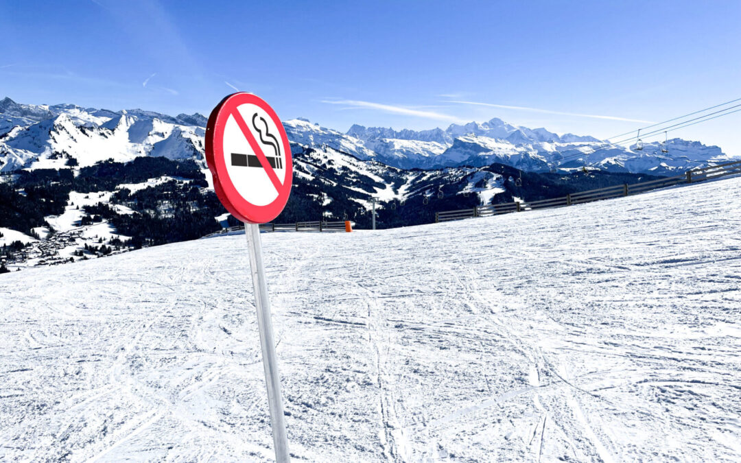 Panneau interdiction de fumer sur les pistes