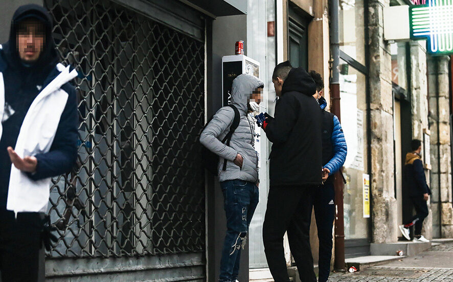 Trafic de cigarettes dans le quartier de la Guillotière, à Lyon