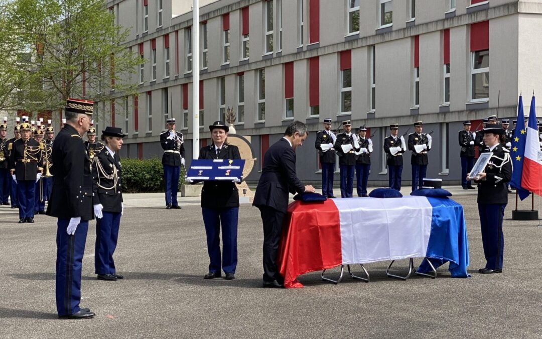 Gerald darmanin hommage gendarme sathonay camp