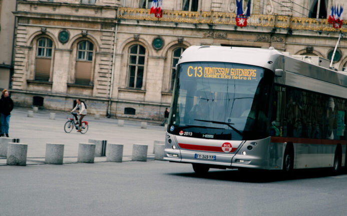 Bus en Ville- @Hugo LAUBEPIN