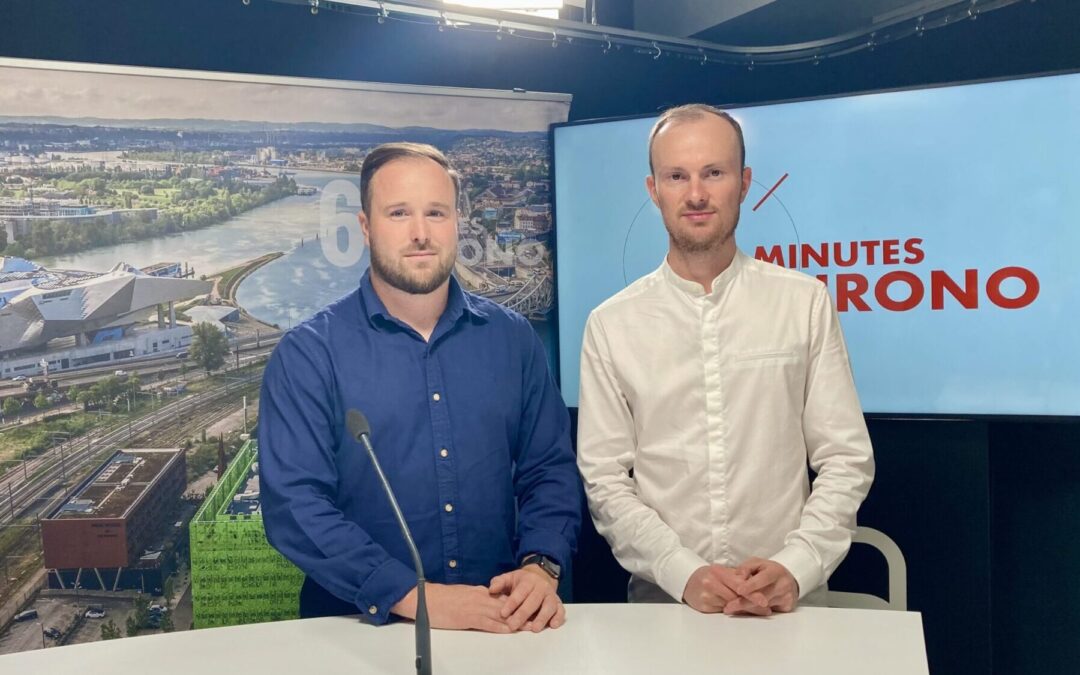 Aurélien Longy et Alexis Vuillemard sont associés de Mon Toit Frais, une entreprise qui repeint les toits en blanc pour limiter le réchauffement des édifice.