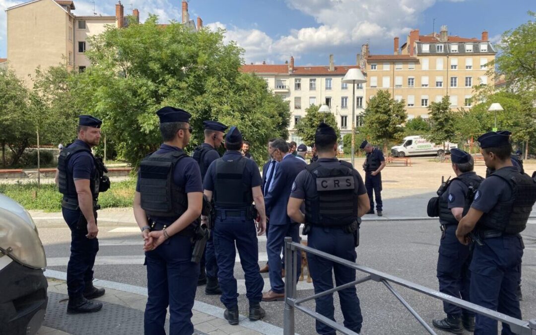 La patrouille au niveau de la place Mazagran