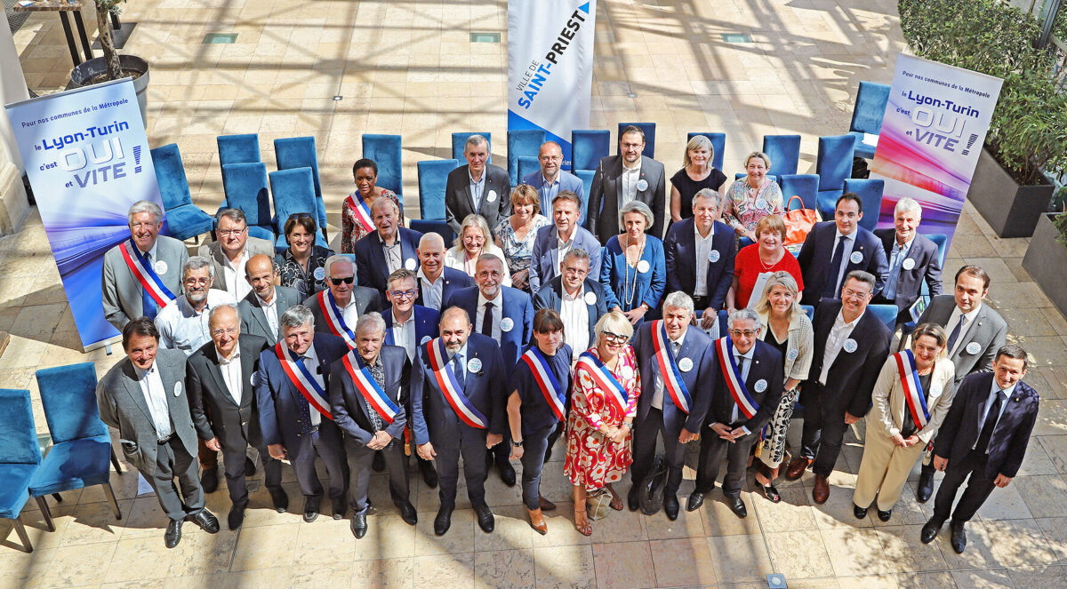 42 maires des communes de la métropole de Lyon appellent à "l'Union Sacrée"