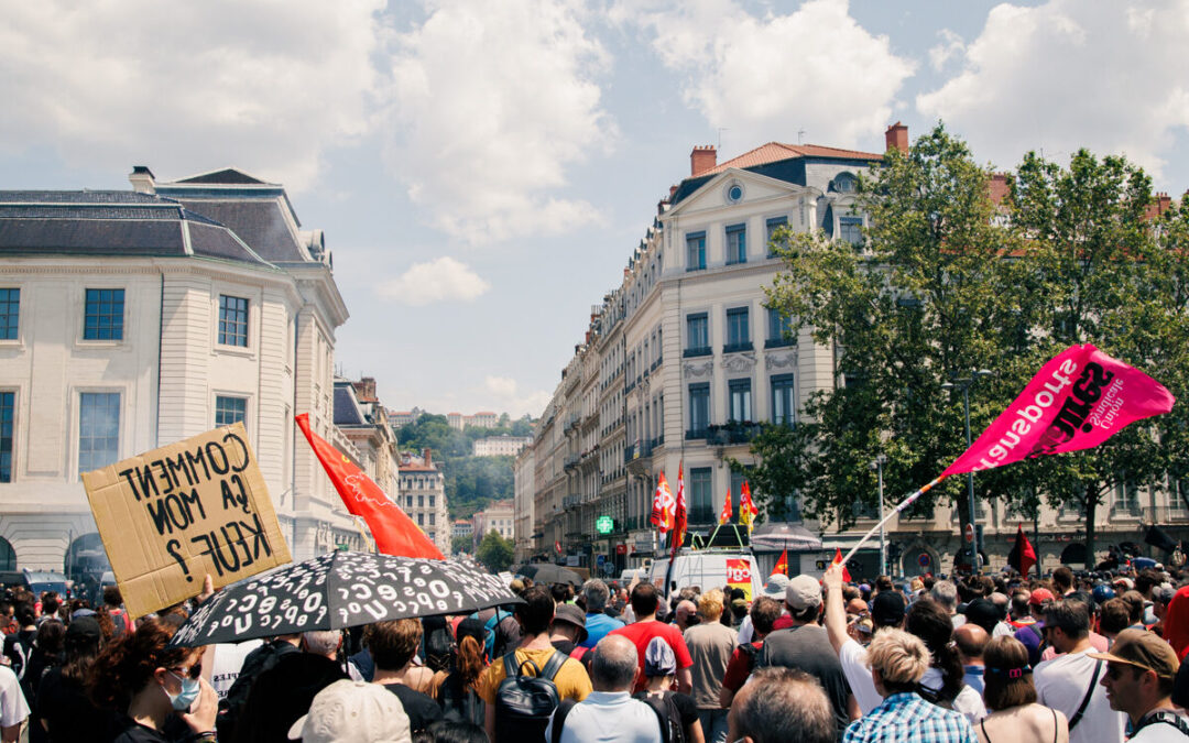 Manifestation contre la réforme des retraites sur le pont de la Guillotière @Hugo LAUBEPIN