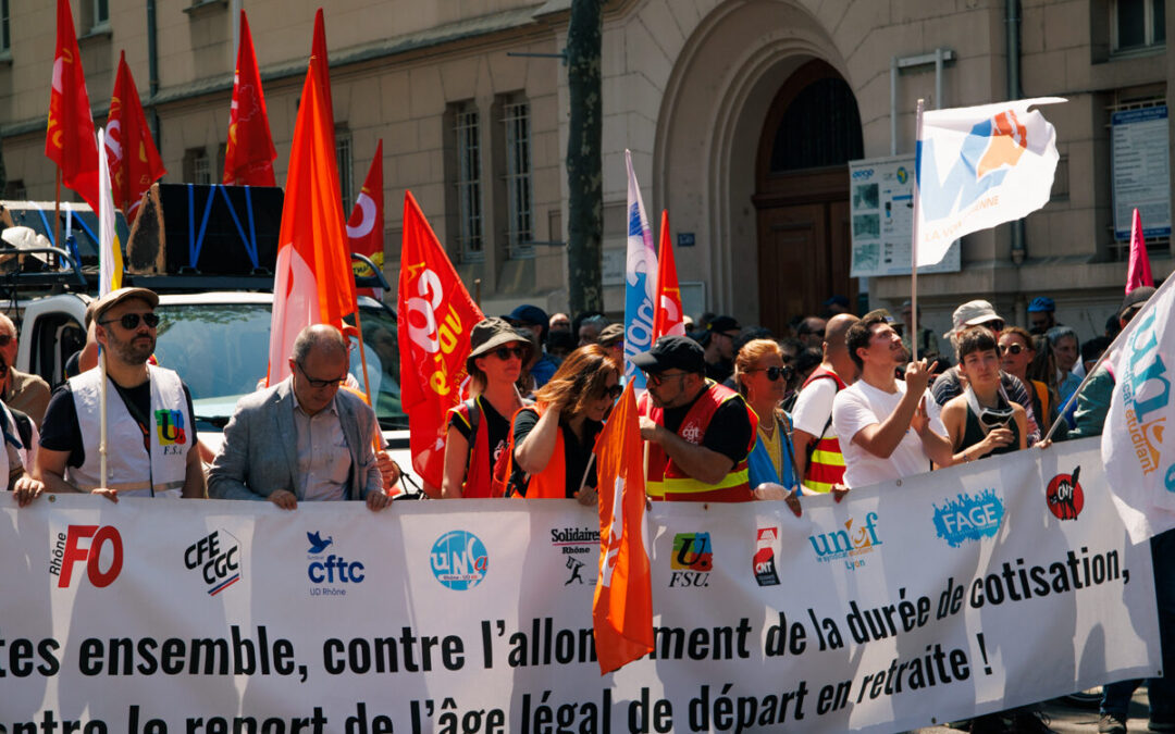 Banderole pendant la manifestation contre la réforme des retraites @Hugo LAUBEPIN