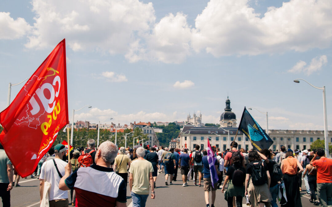 Manifestation contre la réforme des retraites sur le Pont de la Guillotière @Hugo LAUBEPIN