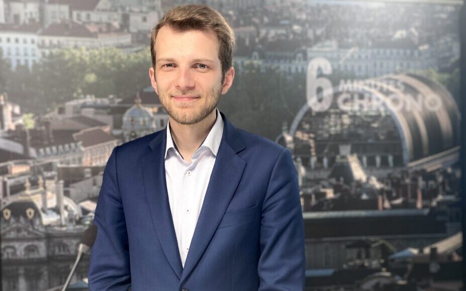 Valentin Lungenstrass est adjoint à la Ville de Lyon en charge des mobilités. Il était sur le plateau de l'émission "6 Minutes Chrono" de Lyon Capitale pour présenter le bilan de la "Ville à 30 km/h" mis en place à Lyon.