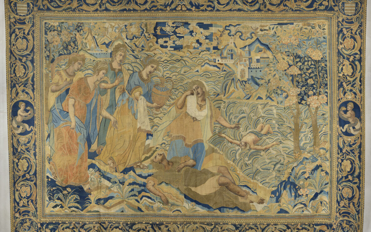 Atelier sino-portugais "La Mort de Polydoros", d'après une gravure de Bernard Salomon (actif à Lyon entre 1540 et 1561) extraite de La Métamorphose d'Ovide figurée, imprimée à Lyon par Jean de Tournes en 1557. Tenture "XVIIe siècle Macao" Broderie de soie, fils d'or et satin peint. Lyon, Musée des Beaux-Arts. Image © Lyon MBA - Photo Alain Basset