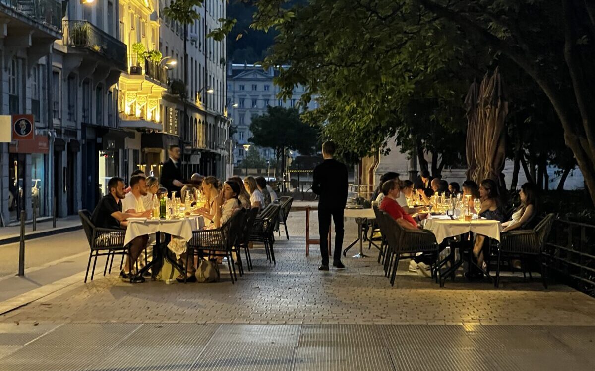 Terrasse place des Célestins