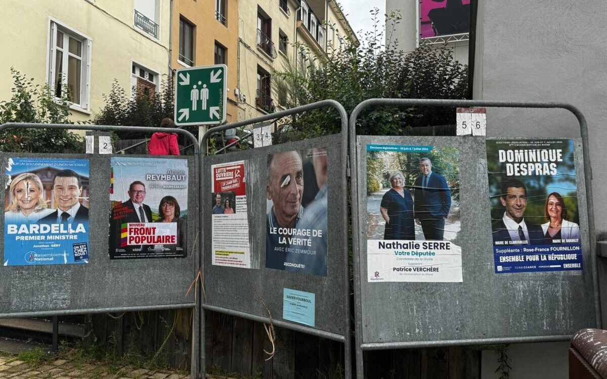 Affiches électorales dans la 8e circonscription