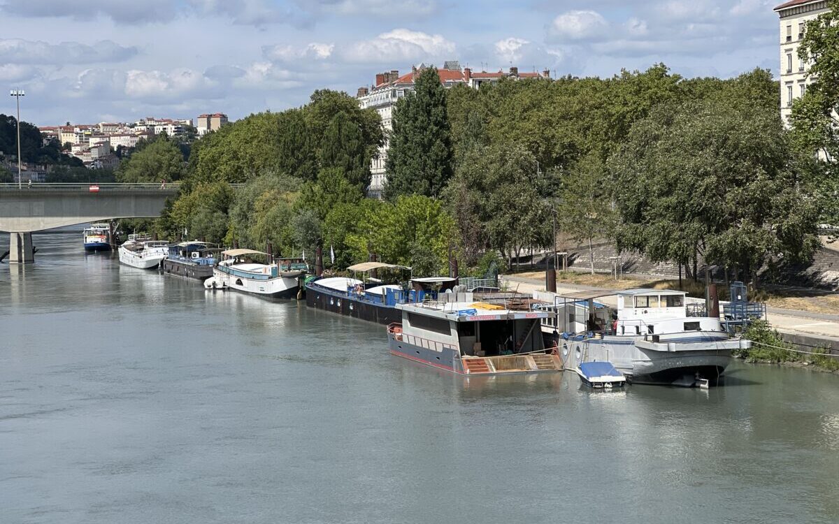 péniche lyon fleuve