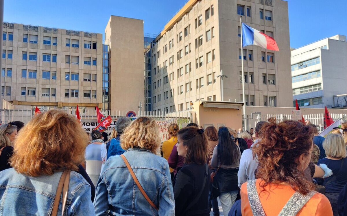 manifestation enseignants devant le rectorat de Lyon @LD