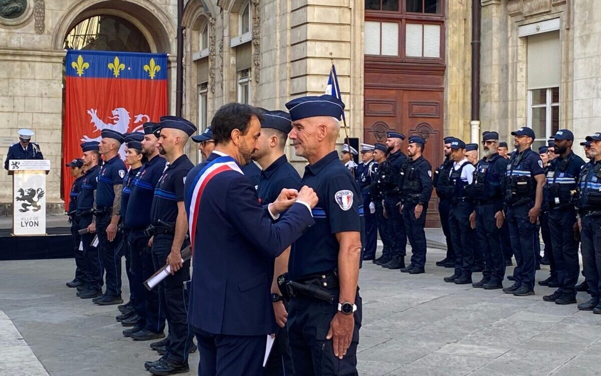 doucet maire de lyon police