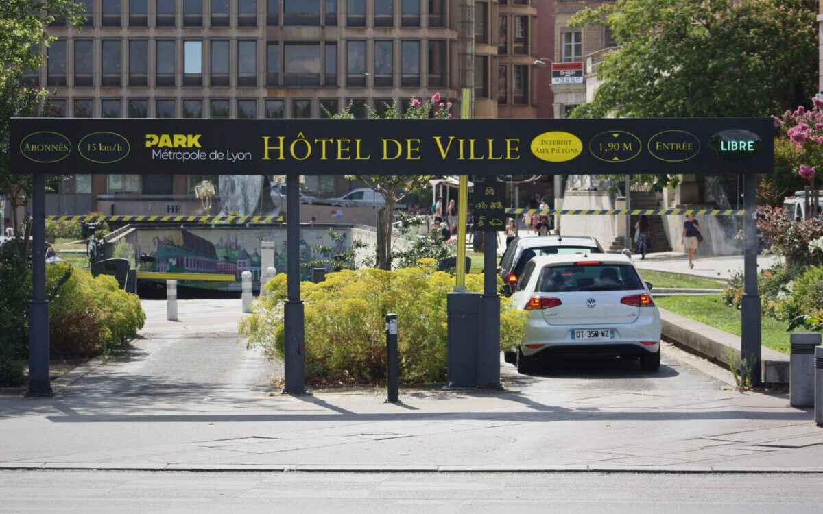 Parking LPA Hôtel de Ville à Lyon. (@Nathan Chaize)