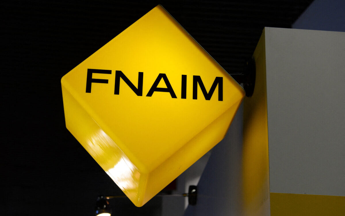 Le logo de la FNAIM. (Photo ERIC PIERMONT / AFP)