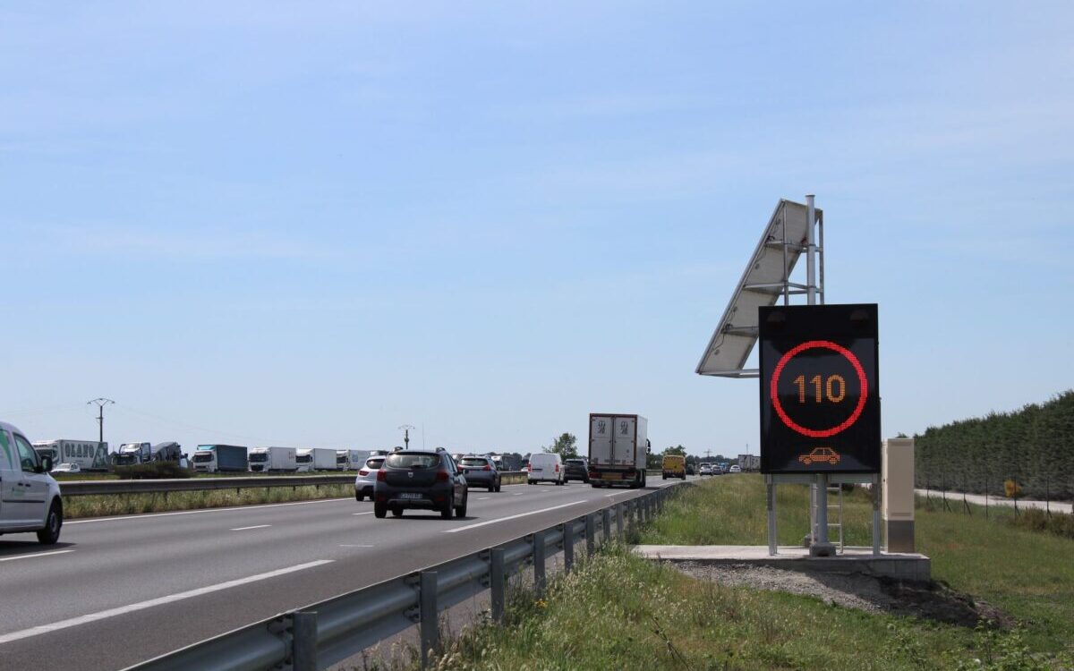 panneau limitation de vitesse autoroute