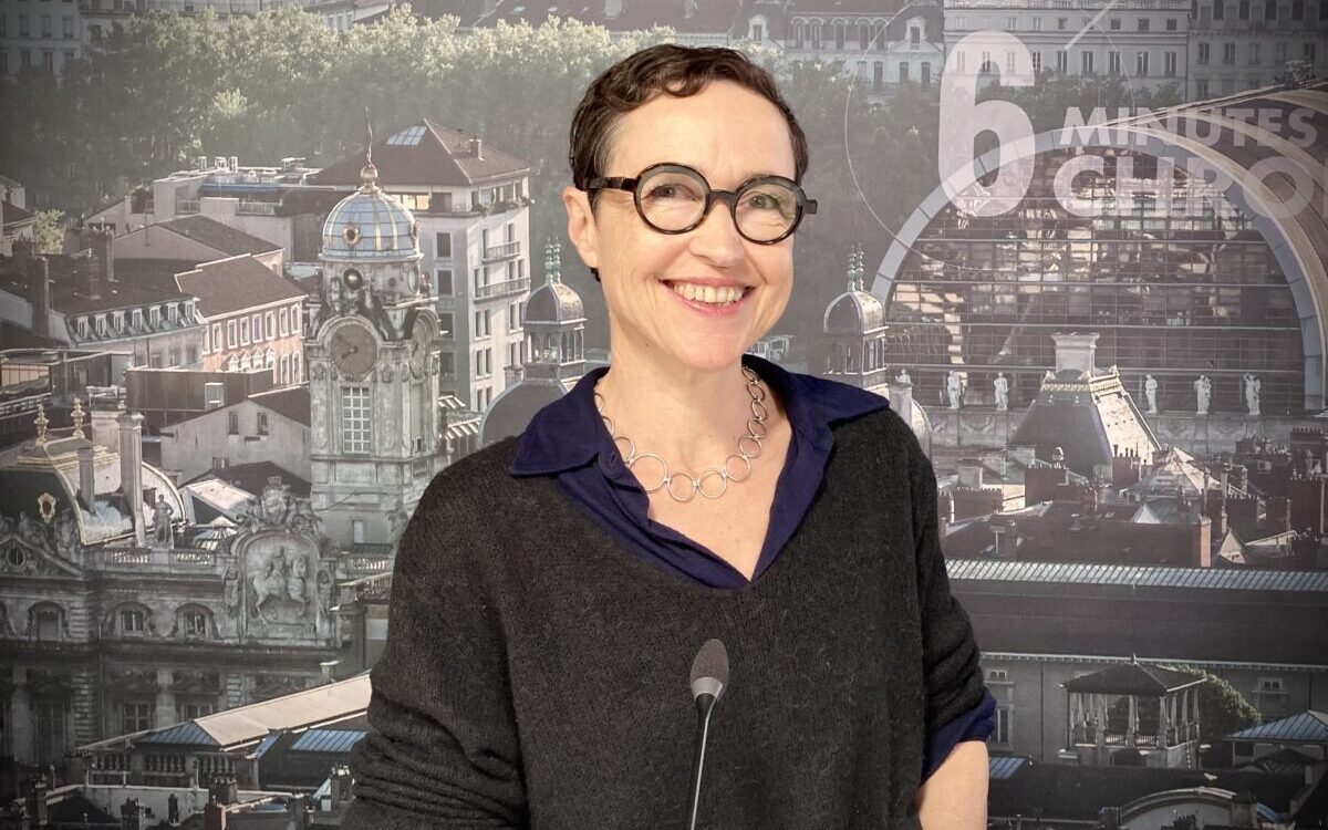 Perrine Lacroix, Perrine Lacroix, artiste, directrice et commissaire artistique de la BF15, est l'invitée de 6 minutes chrono / Lyon Capitale.