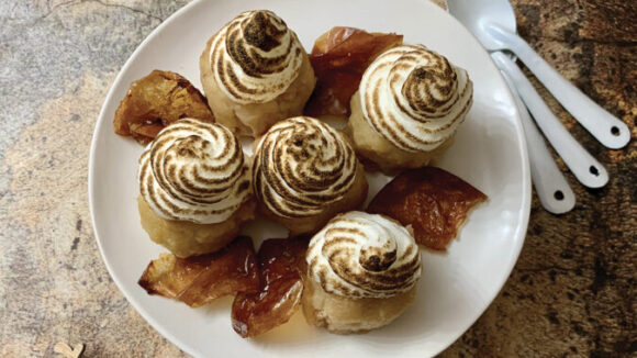 Pommes au four meringuées, cristallines de pelures