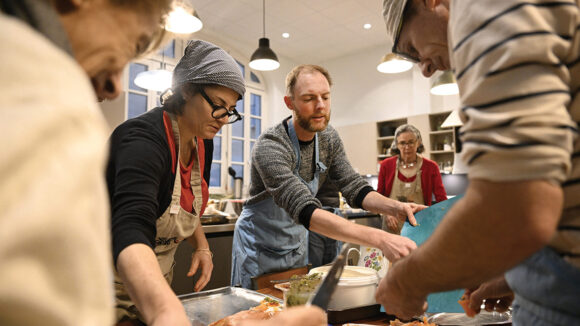 Réveillon de Noël solidaire aux Petites Cantines © MAXPPP