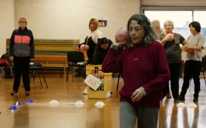 Personne âgée ballon