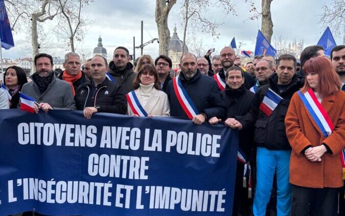 Mobilisation en soutien à la police samedi 31 janvier à Lyon. (Crédit Alain Barberis)