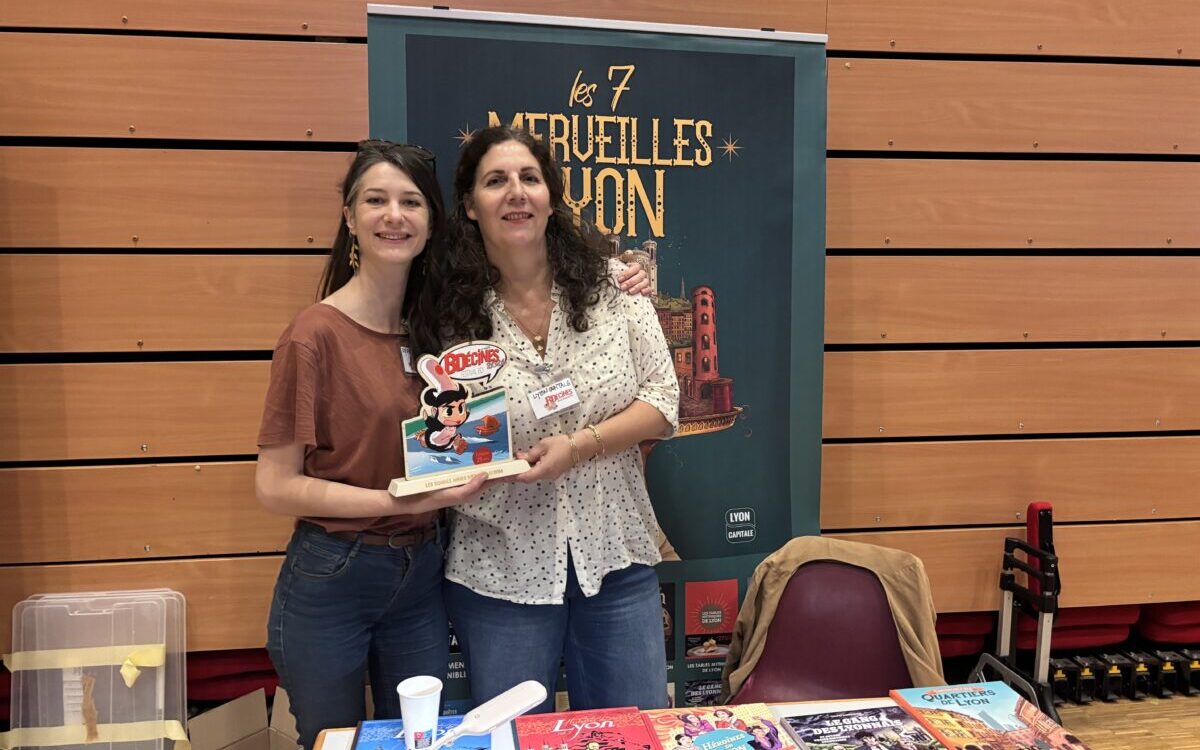 Anaïs Depommier (à gauche), une des autrices de l'album, et Agnès Vezirian (à droite), directrice de la communication de Lyon Capitale, qui supervise l'édition. @LyonCapitale