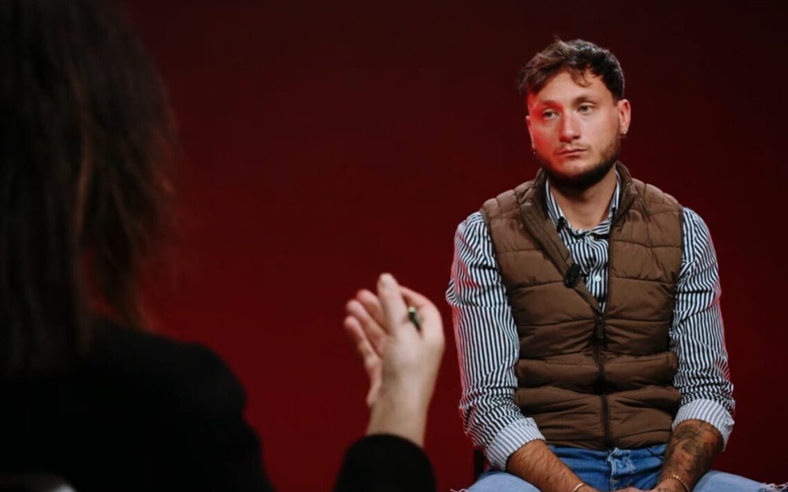 Le député LFI Raphaël Arnault prend la parole depuis la mort de Quentin Deranque à Lyon. Capture d'écran