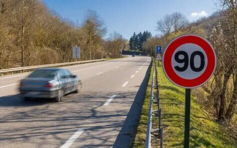 La limitation de vitesse passera à 90 km/h sur les routes départementales en Isère à partir de 2027. ©Département de l'Isère