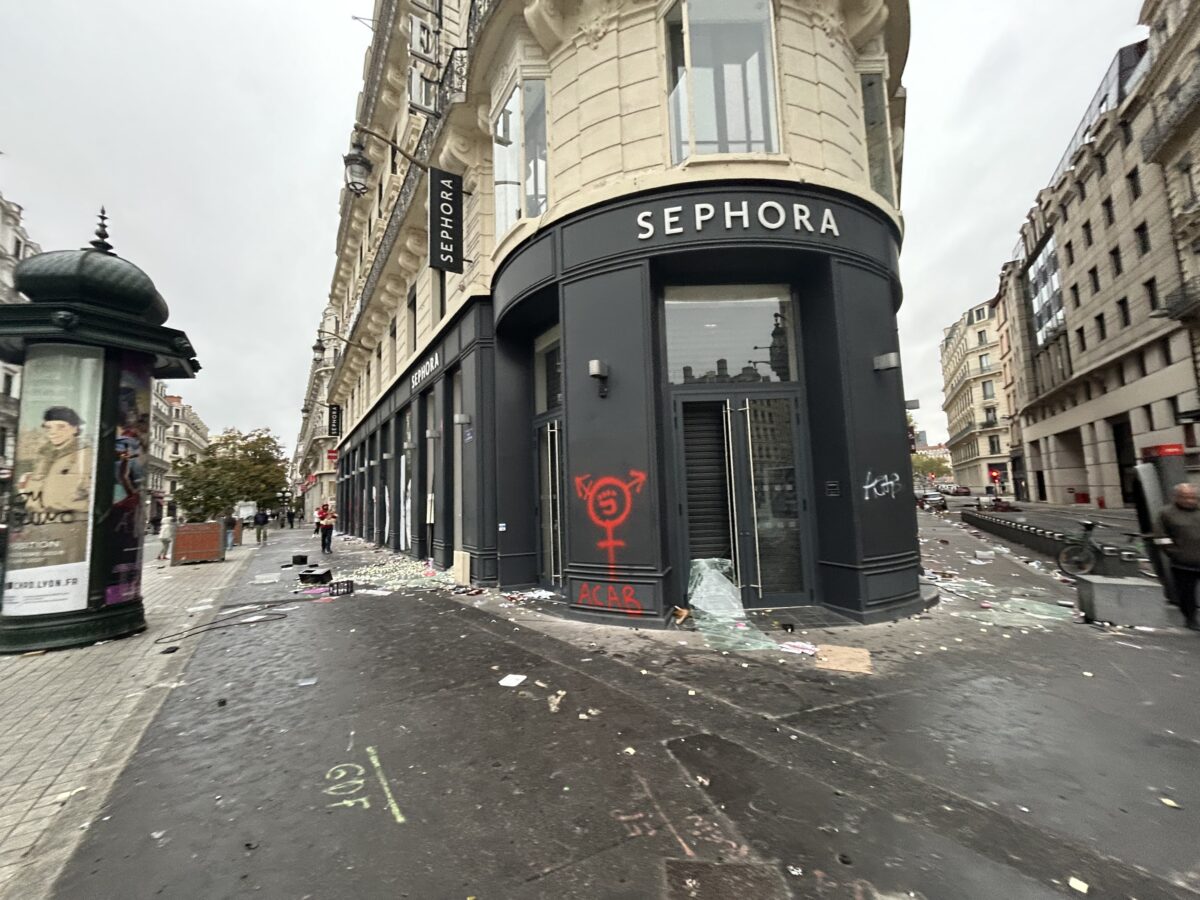 L'après émeutes du 17 octobre 2026 à Lyon @Guillaume Lamy